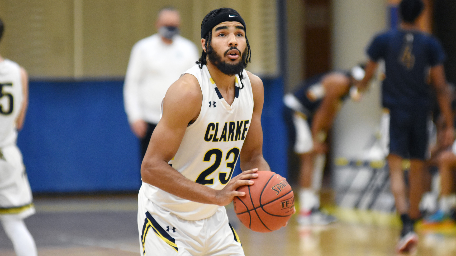 Buzzer beater downs Pride in 83-82 loss to Missouri Valley