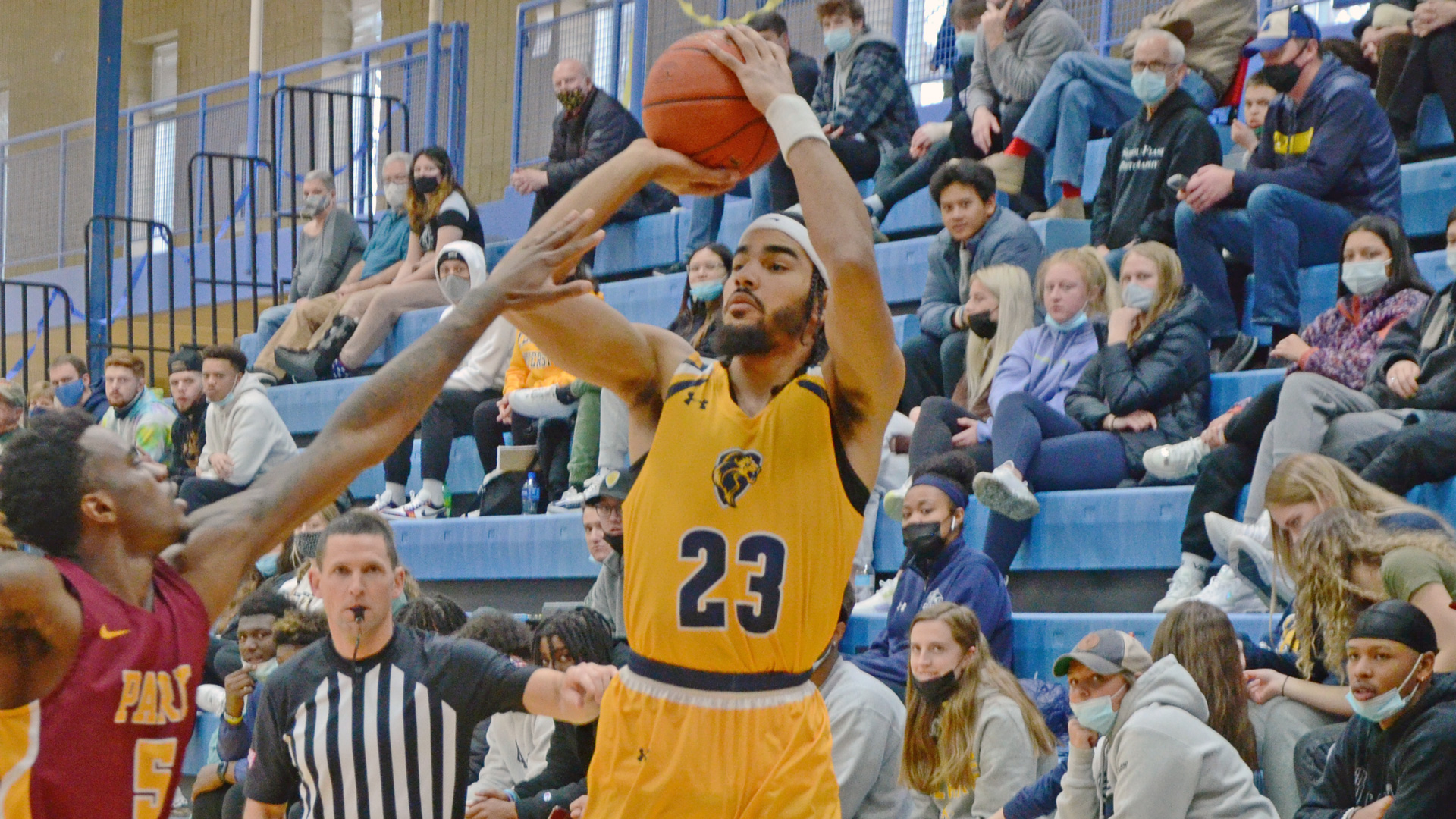 Baker pulls away late to top Pride 82-75