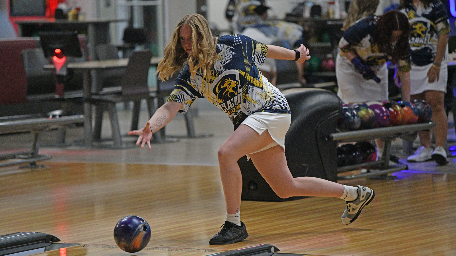 Losee shines in collegiate debut for Pride women's bowling's strong 2025-26 start